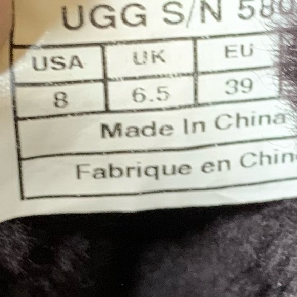 UGG Bailey Short Genuine Shearling Boot - Picture 6 of 6